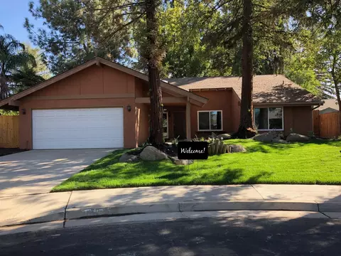303 Ezie Ave, Clovis, CA 93611 photo 1