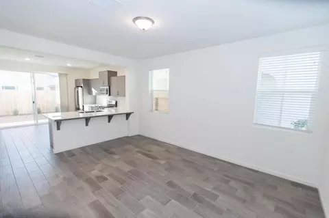 2021 N Rogers Lot Apt 91 Ln, Clovis, CA 93619