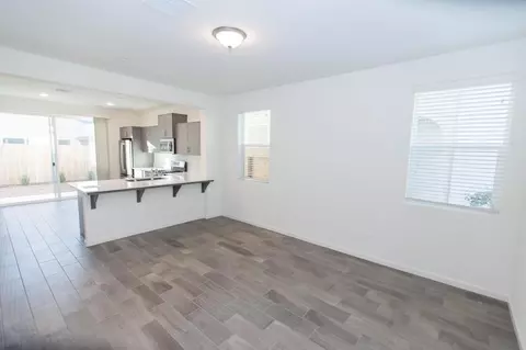 2021 N Rogers Lot Apt 91 Ln, Clovis, CA 93619