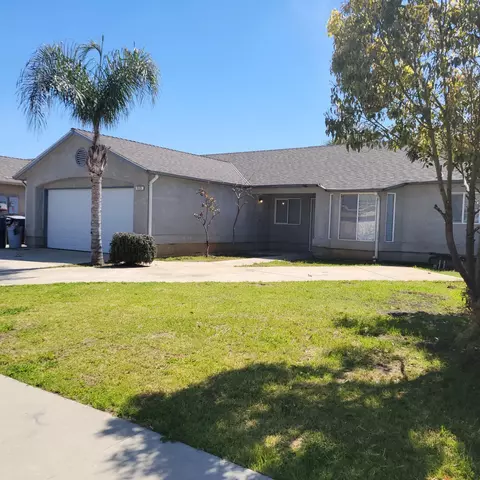 515 5th St, Sanger, CA 93657 photo 1