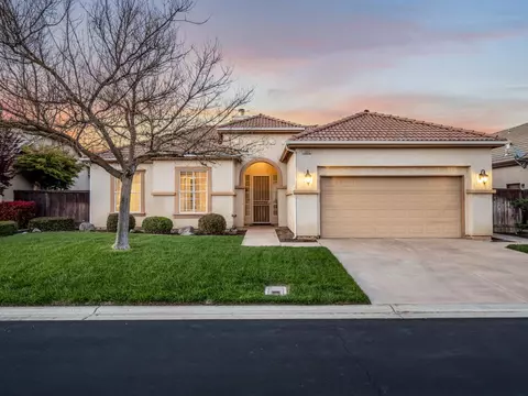 10852 E Clearwater Way, Clovis, CA 93619 photo 1