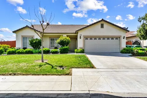 1103 W Walter Ave, Fowler, CA 93625