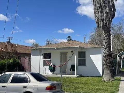 951 S 9th St, Kerman, CA 93630