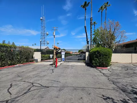 1250 E Shaw Ave #215, Fresno, CA 93710