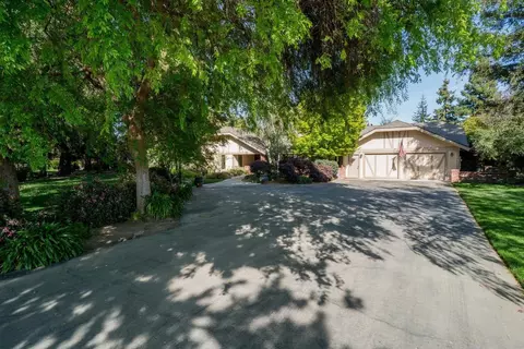 8844 S Indianola Ave, Selma, CA 93662