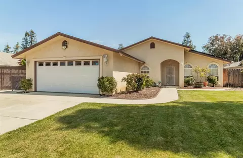 223 Caesar Ave, Clovis, CA 93612