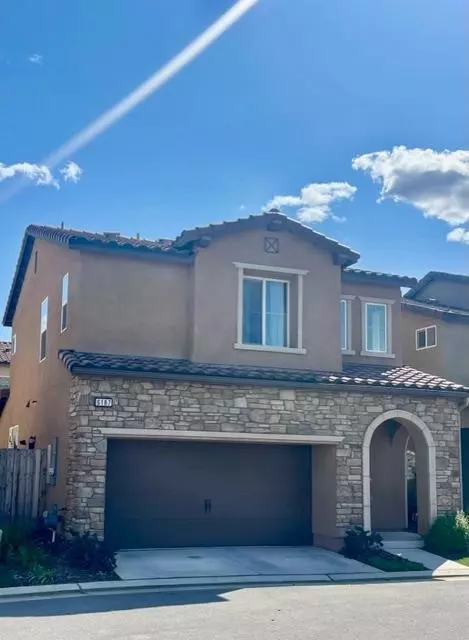 6187 E Brick Dr, Fresno, CA 93727 photo 1