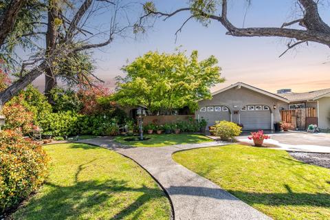 216 Greenwood Ave, Sanger, CA 93657