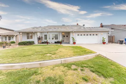 751 Cedar Ln, Lemoore, CA 93245 photo 1
