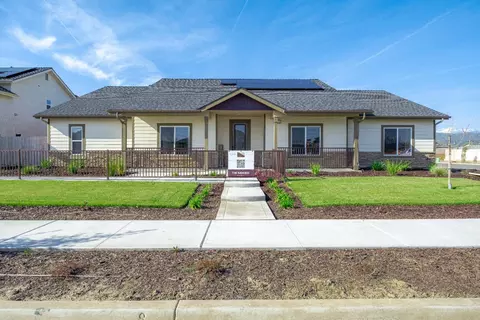 502 W Tule, Woodlake, CA 93286