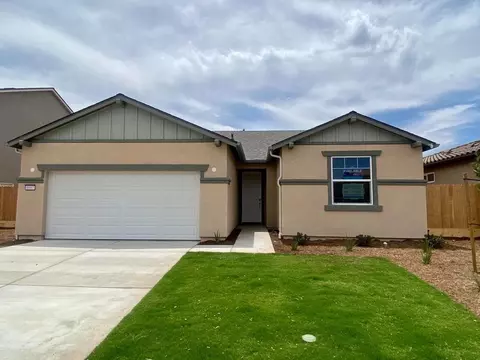 6663 E Adena Ave, Fresno, CA 93727