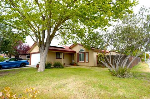 6714 N Constance Ave, Fresno, CA 93722