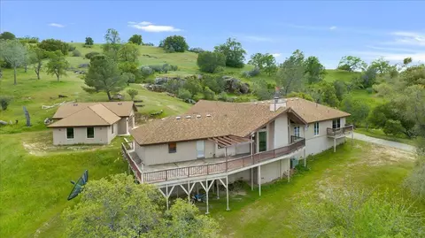 29949 Big Rock Ln, Coarsegold, CA 93614