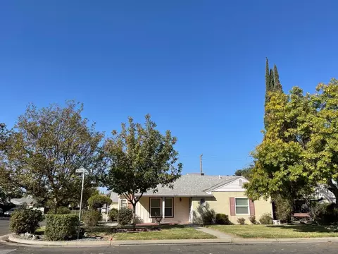 1802 Mckinley Ave, Hanford, CA 93230