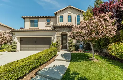 1696 E Autumn Sage Ave, Fresno, CA 93730