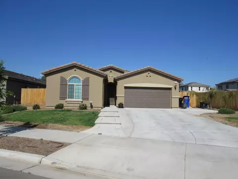 651 Daphne Ln, Lemoore, CA 93245 photo 1