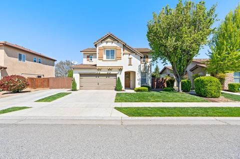 465 Serena Ave, Clovis, CA 93619