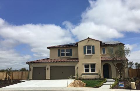 801 W Ridgeline Rd W, Madera, CA 93636