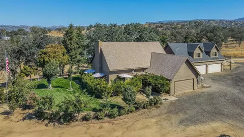 14788 Blue Oak Ln, Prather, CA 93651