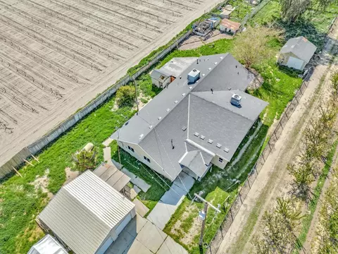11771 S Hayes Ave, Caruthers, CA 93609
