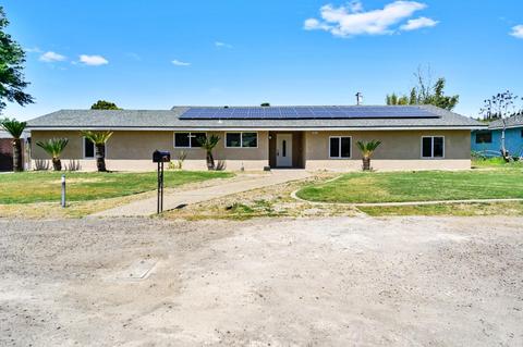 5661 E Garrett Ave, Fresno, CA 93727