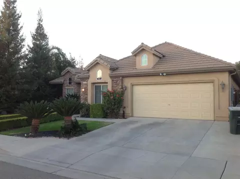 1042 E Royal Dornoch Ave, Fresno, CA 93730