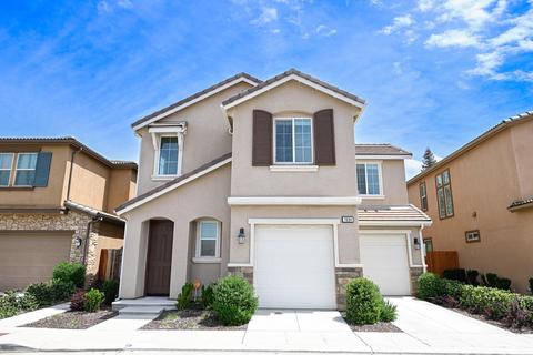 7094 N Brookdale Dr, Fresno, CA 93722