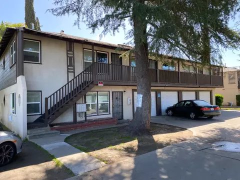 1928 E Hunter Ave, Fresno, CA 93703 photo 1