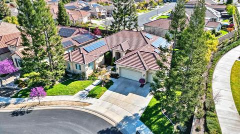 1813 N Ryan Ave, Clovis, CA 93619 photo 1