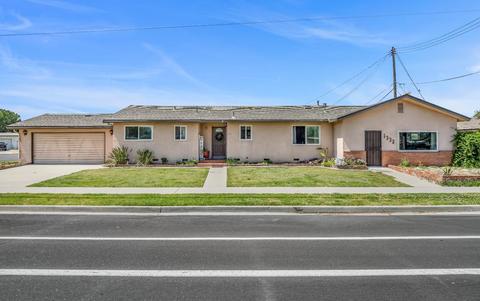 1332 Rodgers Rd, Hanford, CA 93230