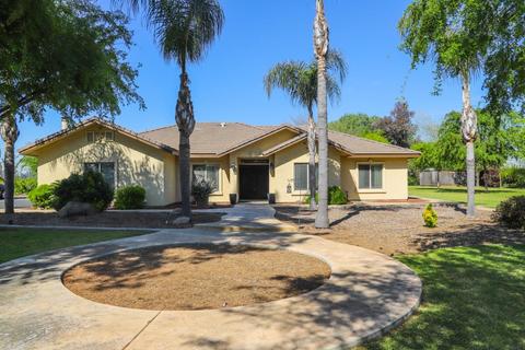 1665 N Academy Ave, Sanger, CA 93657