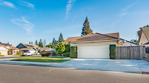 2766 Roberts Ave, Clovis, CA 93611