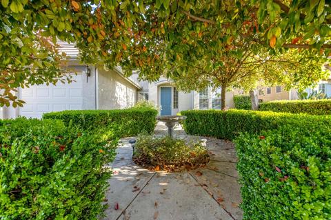 2697 Purvis Ave, Clovis, CA 93611