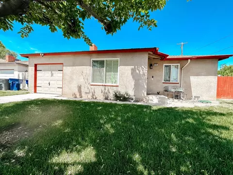 555 Twain Ave, Clovis, CA 93612 photo 1