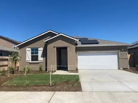 14320 W San Joaquin Ave, Kerman, CA 93630