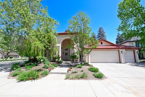 458 E Feather River Dr, Fresno, CA 93730
