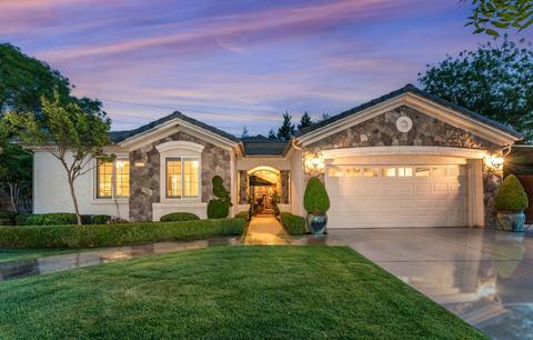 2432 Fairmont Ave, Clovis, CA 93611