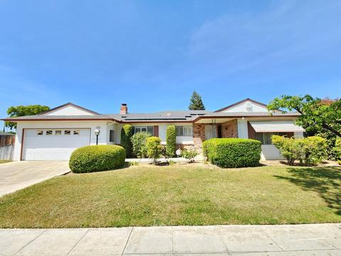 2876 W Rialto Ave, Fresno, CA 93705