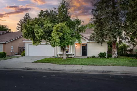 389 W Fallbrook Ave, Clovis, CA 93611 photo 1
