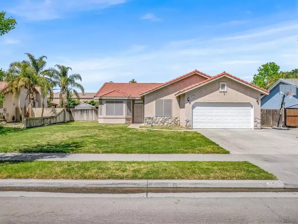 1125 E Cinnamon Dr, Lemoore, CA 93245 | 32 Photos - Movoto