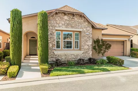 3775 Heritage Ln, Clovis, CA 93619 photo 1