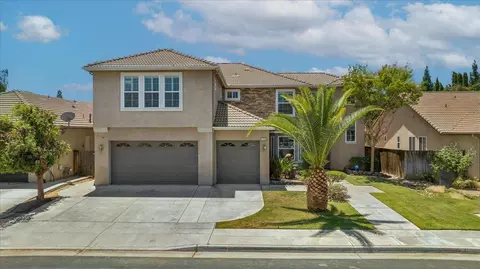 5763 W Chennault Ave, Fresno, CA 93722