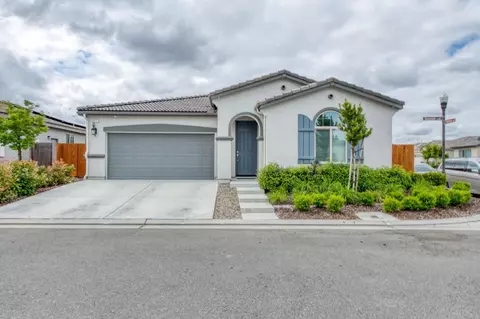 3812 Hannah Ln, Clovis, CA 93619 photo 1