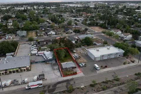 334 W Herndon Ave, Pinedale, CA 93650