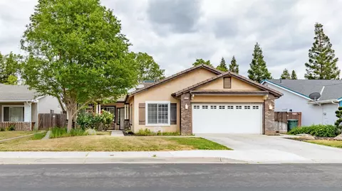 1011 N Douglas Ave, Clovis, CA 93611 photo 1