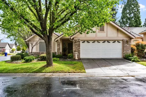 1845 Stonebrook Ln, Clovis, CA 93611 photo 1