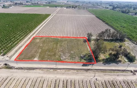 5268 S Walnut Ave, Fresno, CA 93706