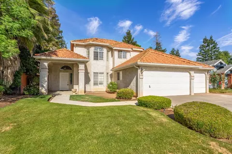 8251 N Barton Ave, Fresno, CA 93720