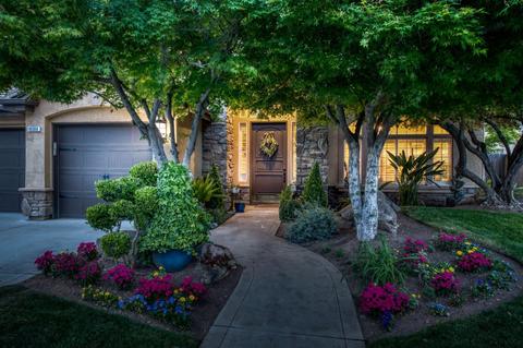 10309 N Pierpont Cir, Fresno, CA 93730