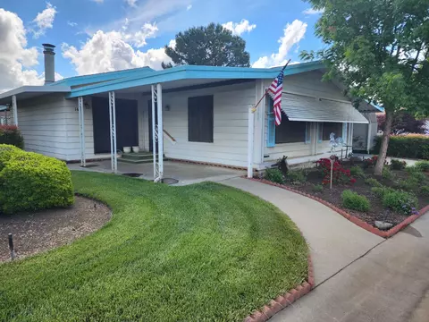 1300 W Olson Ave #142, Reedley, CA 93654
